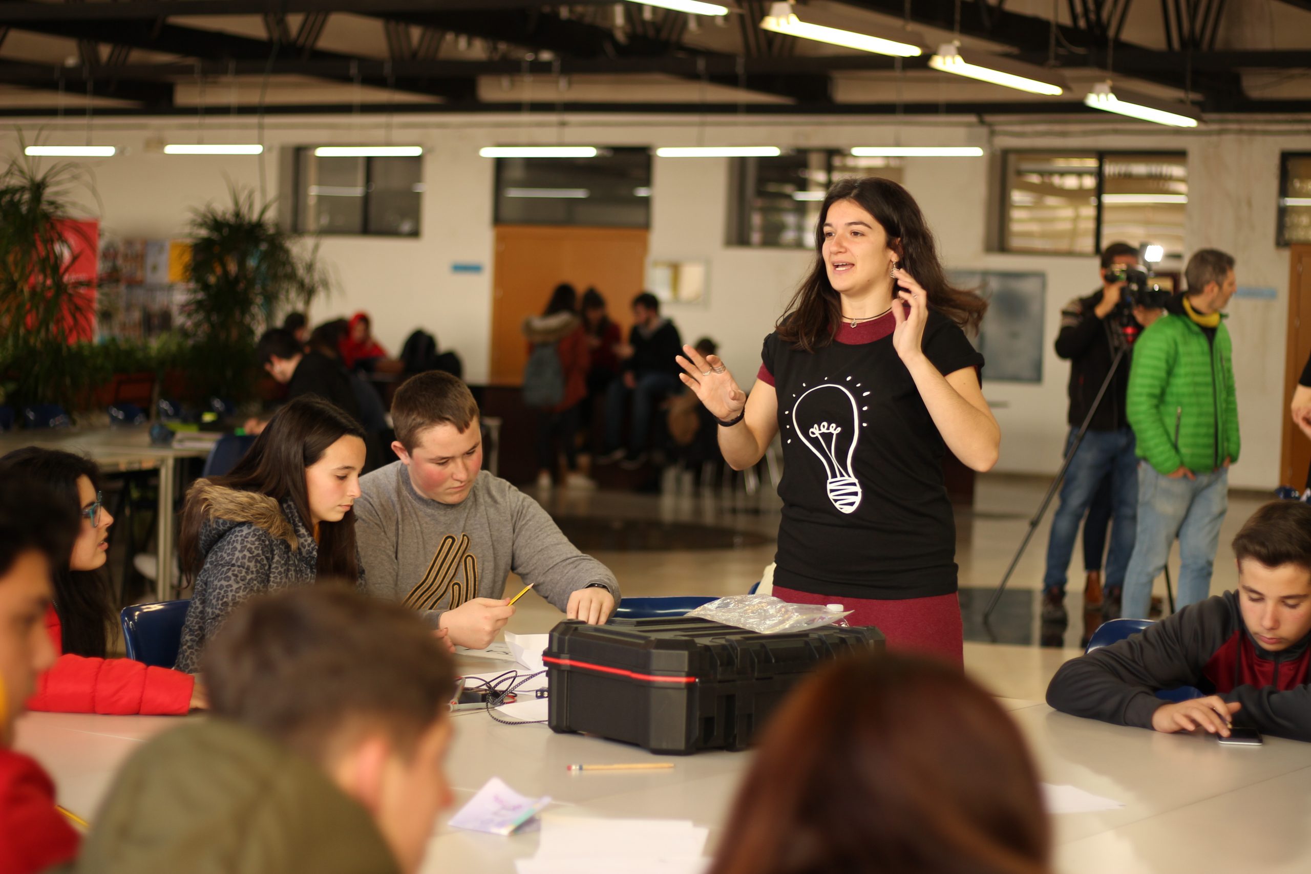 Imagen de portada de La Feria de las Ingenierías reúne a 650 estudiantes de Secundaria y Bachillerato en torno a la tecnología y la innovación