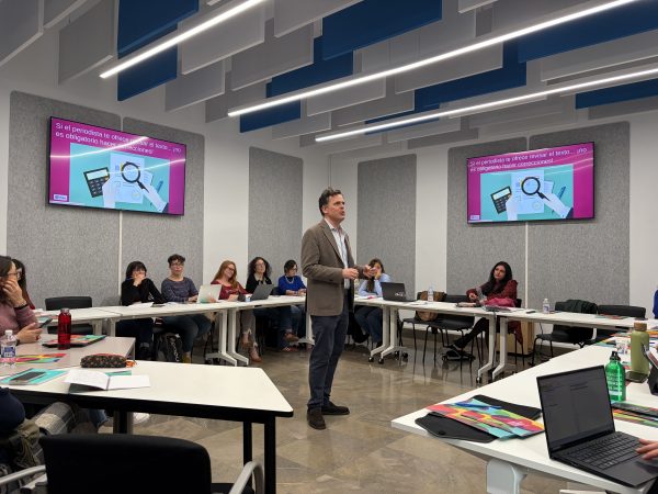 Imagen de portada de La UGR forma a la comunidad universitaria en comunicación y divulgación científica